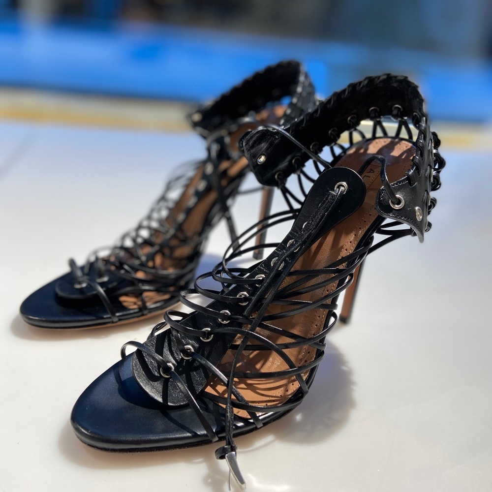 Alaia Lace up heel